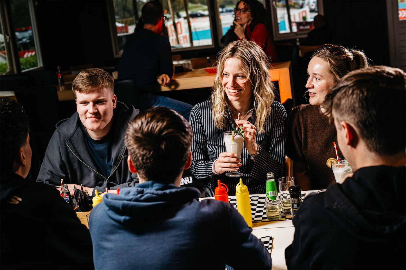 Verzorgde catering en borrel bij Drift & Drive