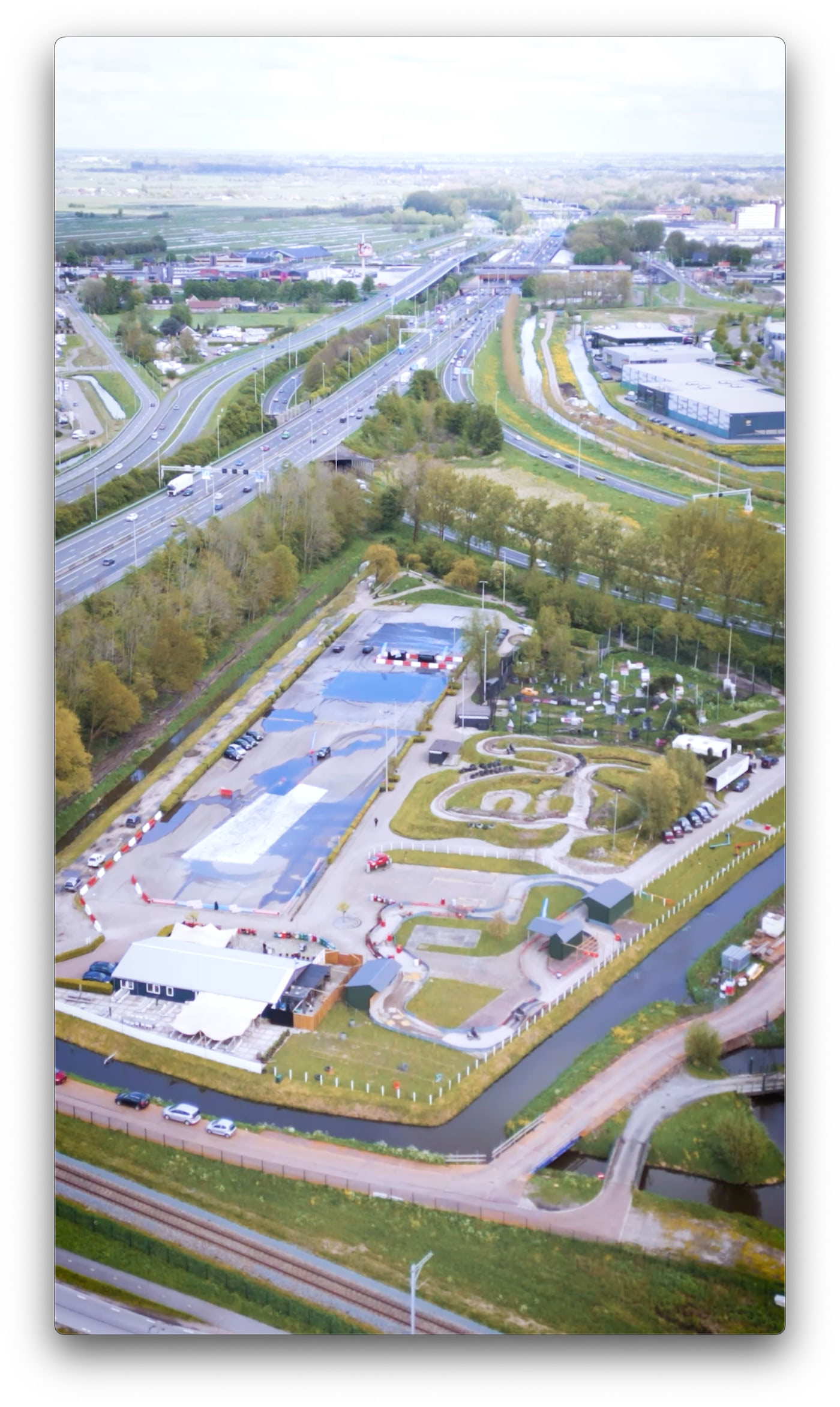 Overzicht van de locatie van Drift & Drive aan de A12